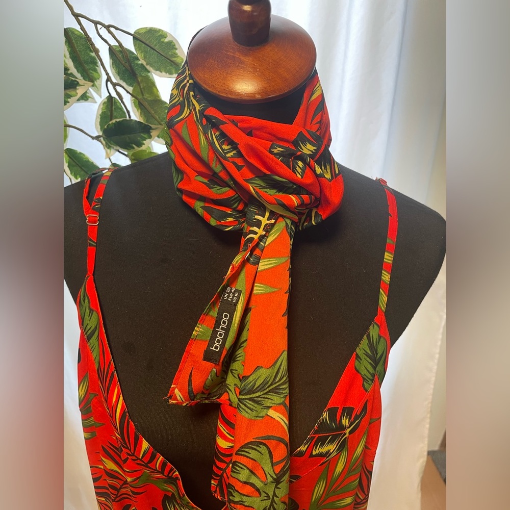 Very long, beautiful bold leaf printed dress with matching scarf!